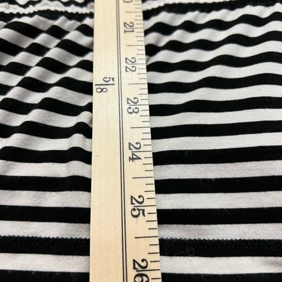 ST.JOHN Luxury Viscose Black And White Striped Tunic Top With Cowl Neck - Picture 11 of 16